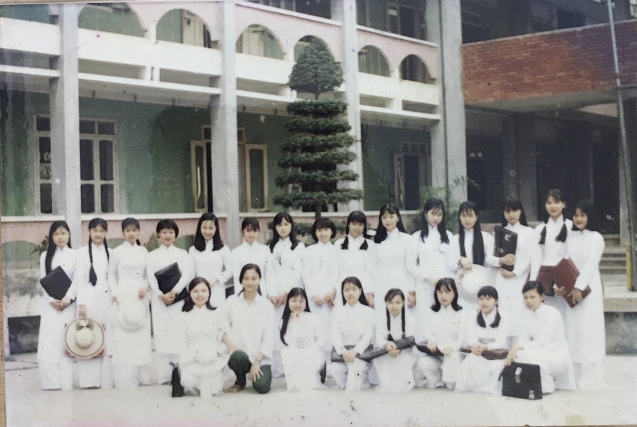 2 Mười hai văn con khỉ - Không một đấng râu mày - A ha, thế mà hay - Chị em ta bá chủ